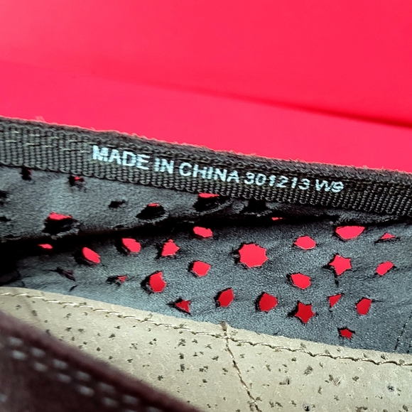 TOMS Classic Womens Brown Perforated Suede Leather Slip On Flats size 9 - Picture 9 of 10